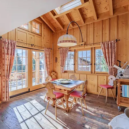 Chalet Vista Spacious 4-bedroom Retreat Chalet *