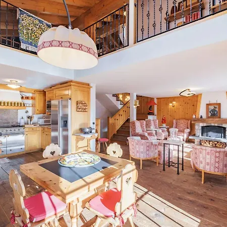 Chalet Vista Spacious 4-bedroom Retreat *